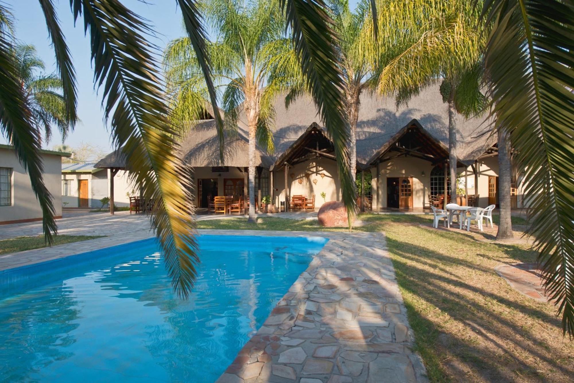 Oshakati Country Hotel Exterior photo