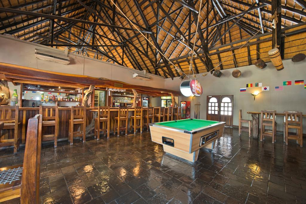 Oshakati Country Hotel Exterior photo