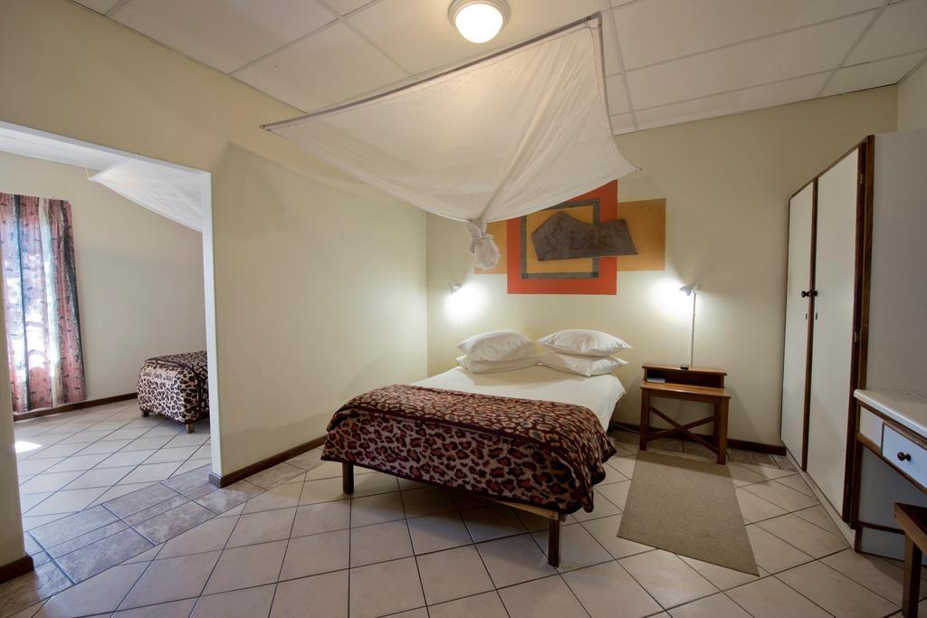 Oshakati Country Hotel Room photo