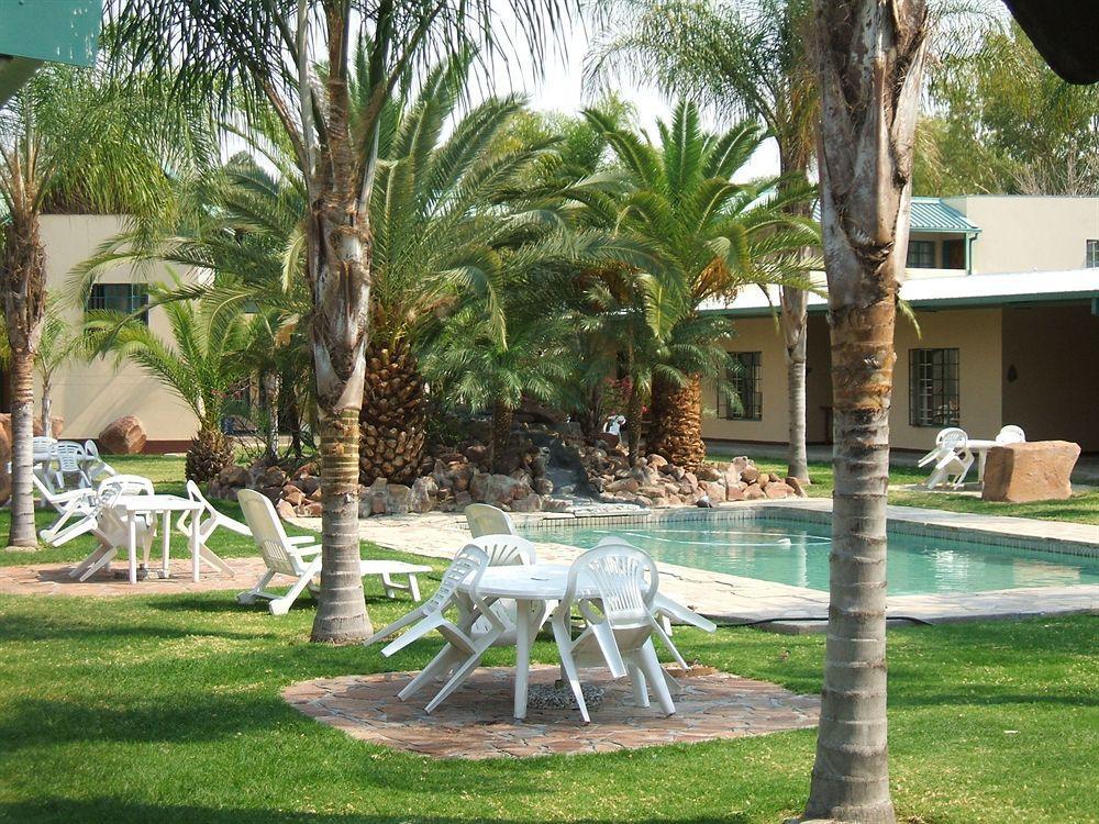 Oshakati Country Hotel Exterior photo