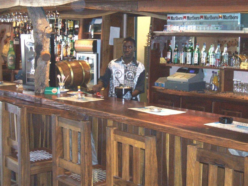 Oshakati Country Hotel Exterior photo